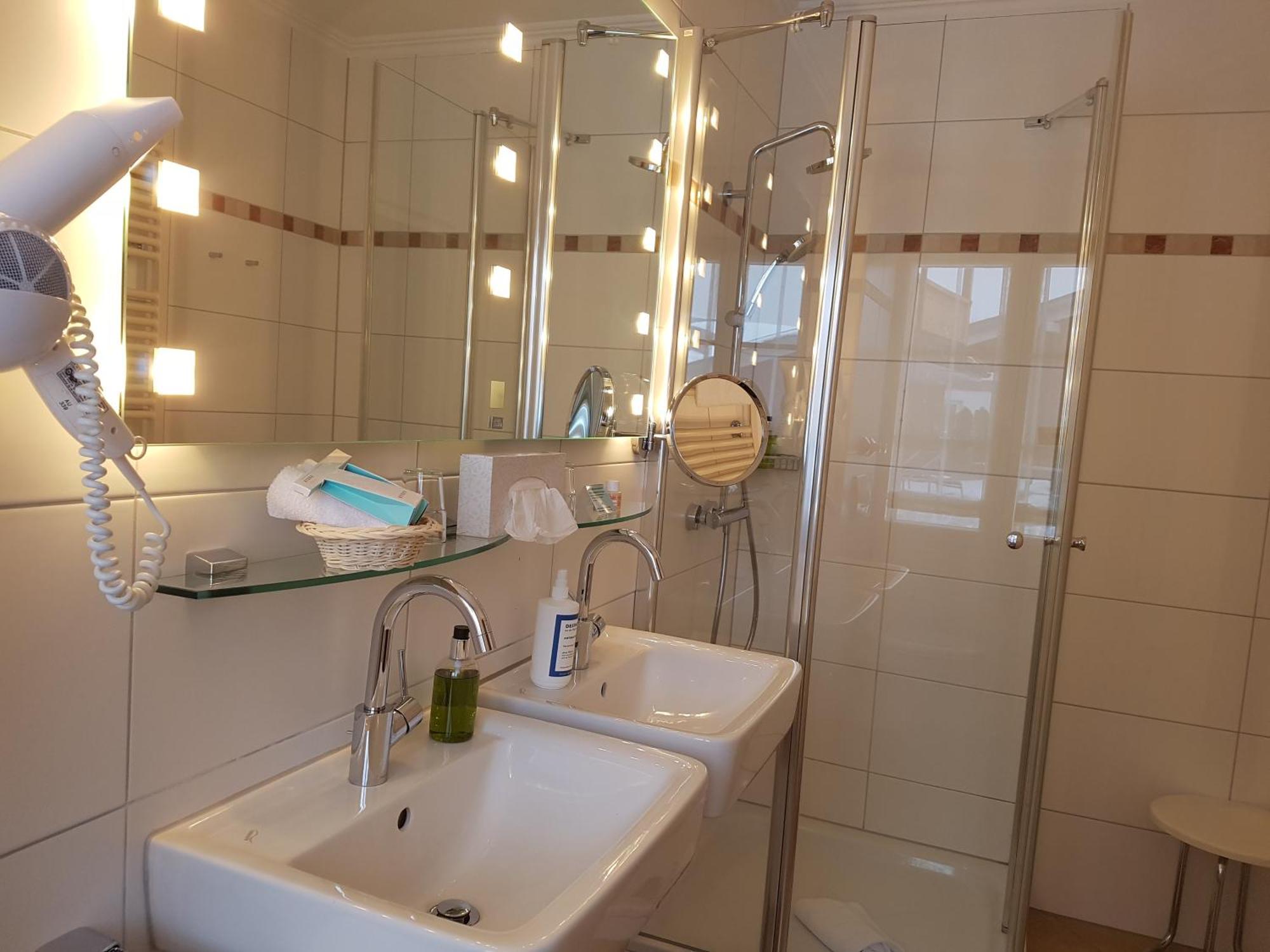 הוכנשוואנד Bio- Und Wellnesshotel Alpenblick מראה חיצוני תמונה